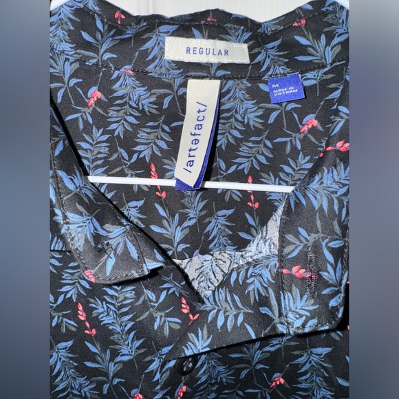 🍃NWOT! Artefact Print Dress Shirt - Picture 4 of 5